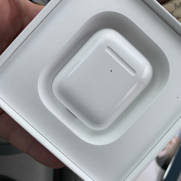 AirPods series 2 - Picture 2 of 6